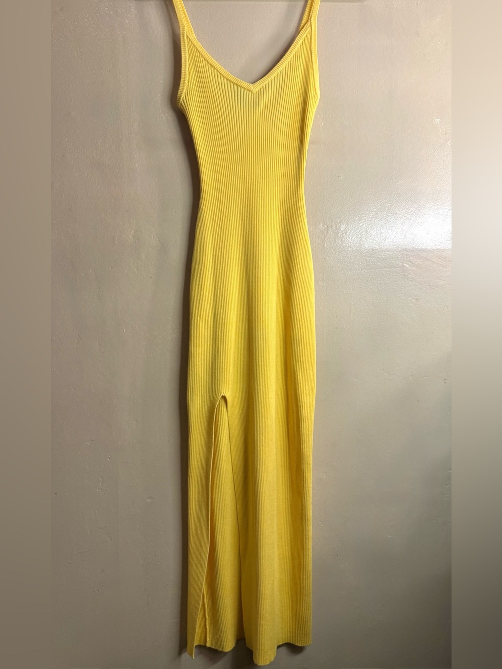 Windsor Bright Yellow Ribbed Maxi Slip Dress With Side Slit β Small - Picture 5 of 6